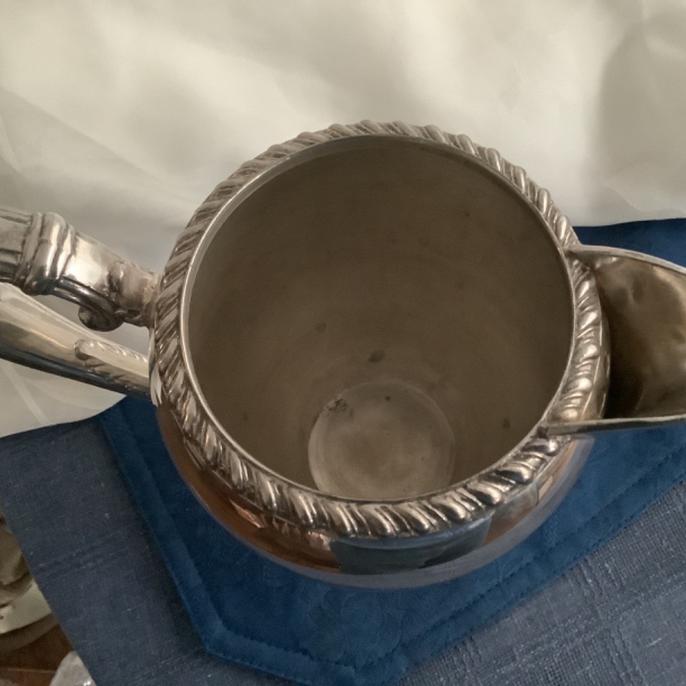 Vintage Water Pitcher. Silver on Copper, hallmarks on bottom. - Picture 2 of 7
